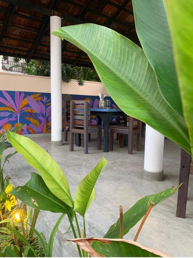 Daffodil Restaurant & Holiday Resort Unawatuna Buitenkant foto